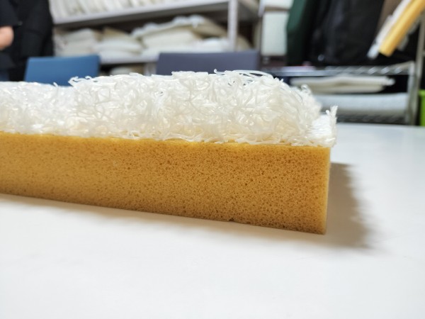 ウレタンとブレスエアーの一体成形