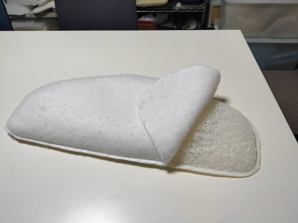 ブレスエアー素材と綿との一体成形品