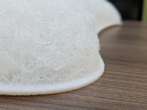 東洋紡エムシーが提供するブレスエアー素材を滋賀県に所在する近江化成工業が加工した成形品
